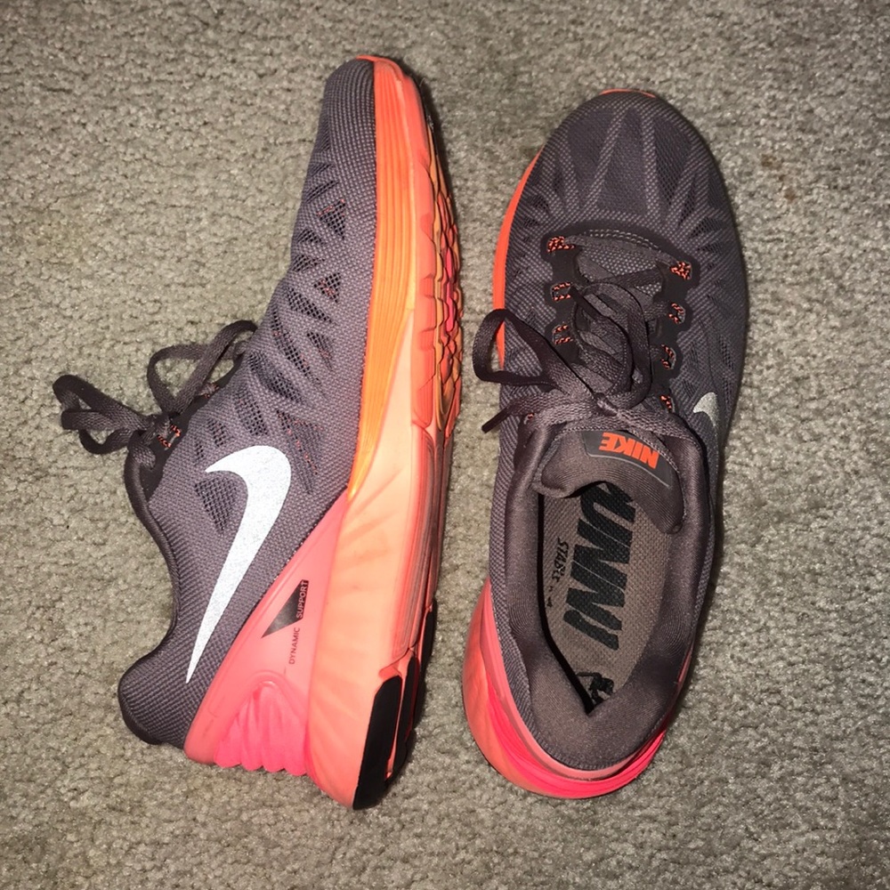 NIKE SHOES